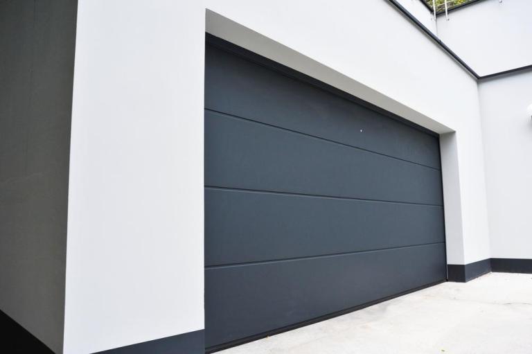 Pose de porte de garage, quel modèle pour votre projet ?